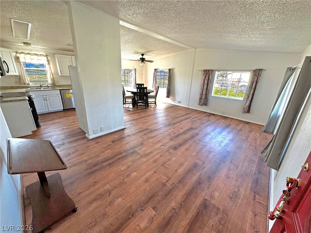 5610 Tecopa Street Pahrump, NV 89060 - Photo 8 of 38