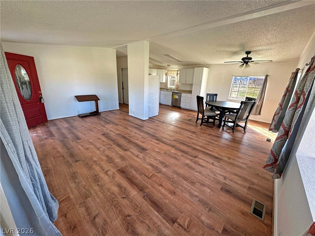 5610 Tecopa Street Pahrump, NV 89060 - Photo 10 of 38