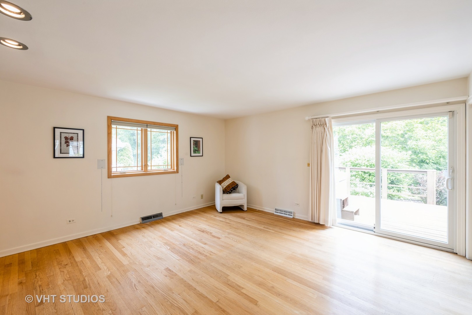 855 Beverly Place Lake Forest, IL 60045 - Photo 14 of 21 a view of an empty room with glass door