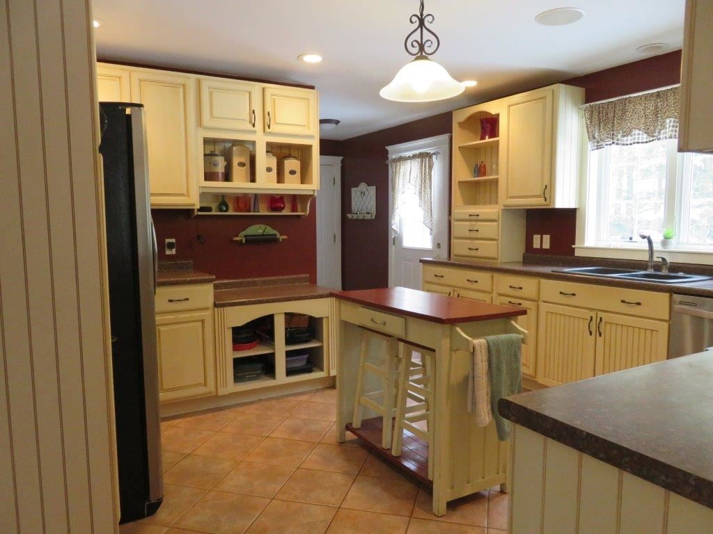 22 King James Road Enfield, NH 03748 - Photo 2 of 40