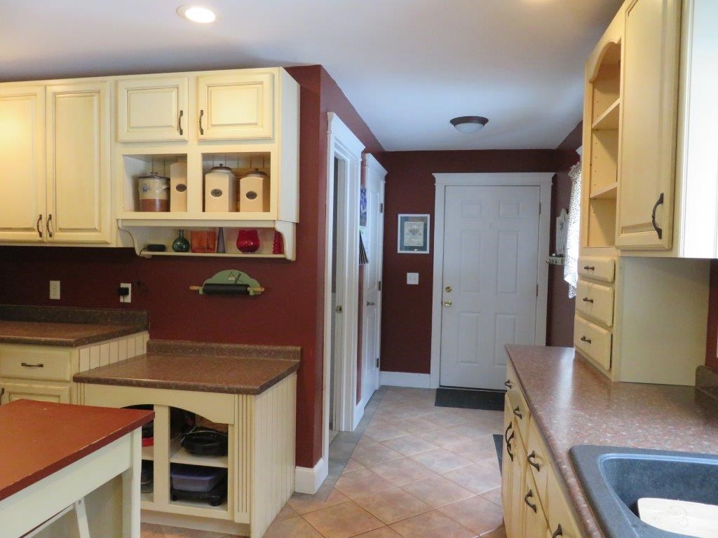 22 King James Road Enfield, NH 03748 - Photo 5 of 40