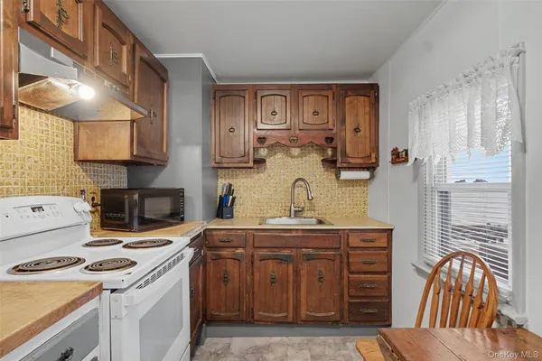 $470,000 | 67 Spring Street, Beacon, NY 12508