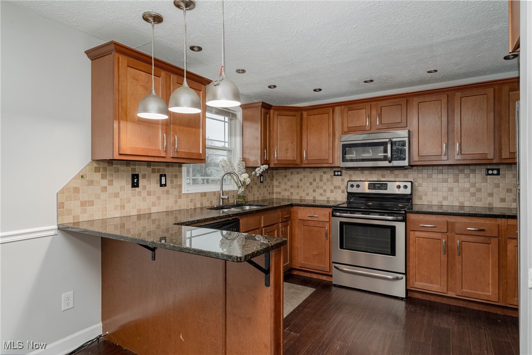 1445 Sunnyacres Road Akron, OH 44321 - Photo 9 of 36