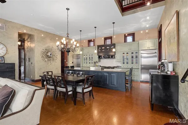 $1,549,000 | 3520 Galt House Drive, St. Charles, MO 63301
