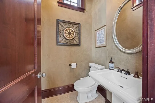 $1,549,000 | 3520 Galt House Drive, St. Charles, MO 63301