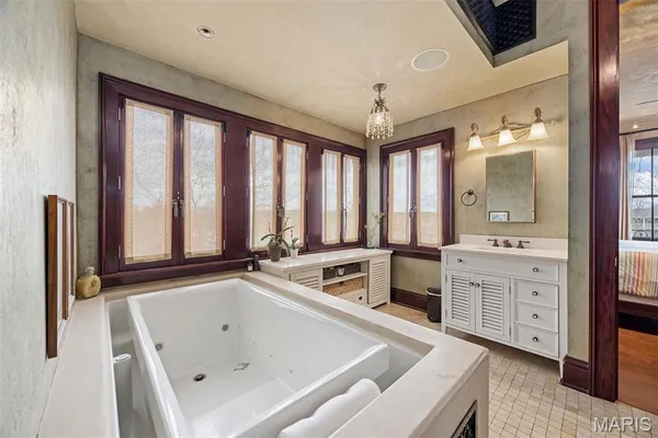 $1,549,000 | 3520 Galt House Drive, St. Charles, MO 63301
