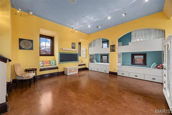 $1,549,000 | 3520 Galt House Drive, St. Charles, MO 63301