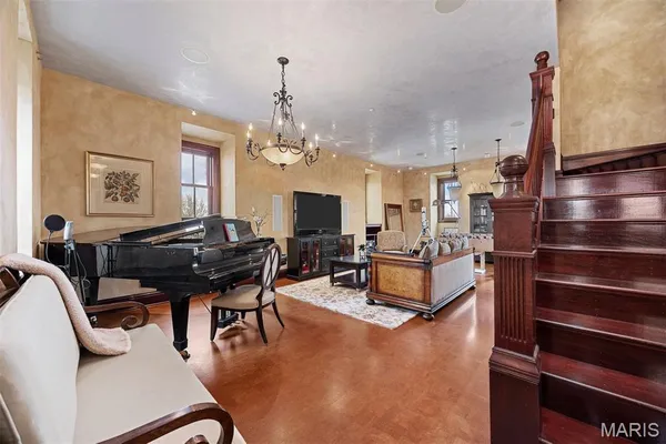 $1,549,000 | 3520 Galt House Drive, St. Charles, MO 63301