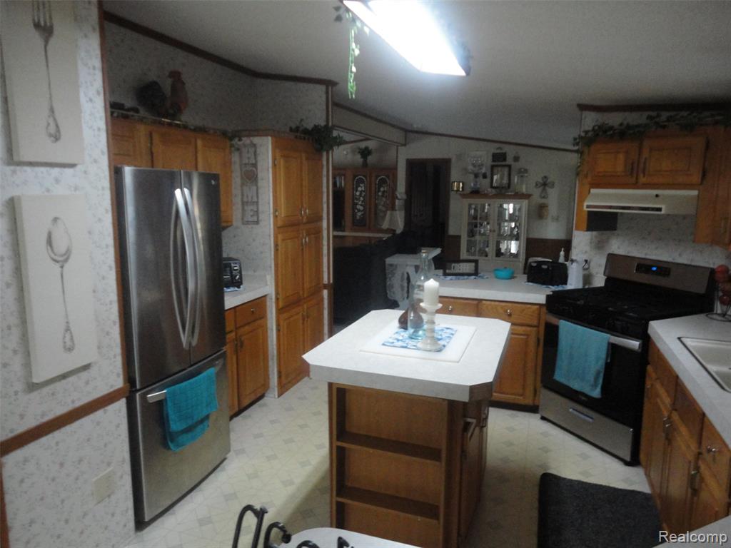 251 Inverness Lane Temperance, MI 48182 - Photo 9 of 23