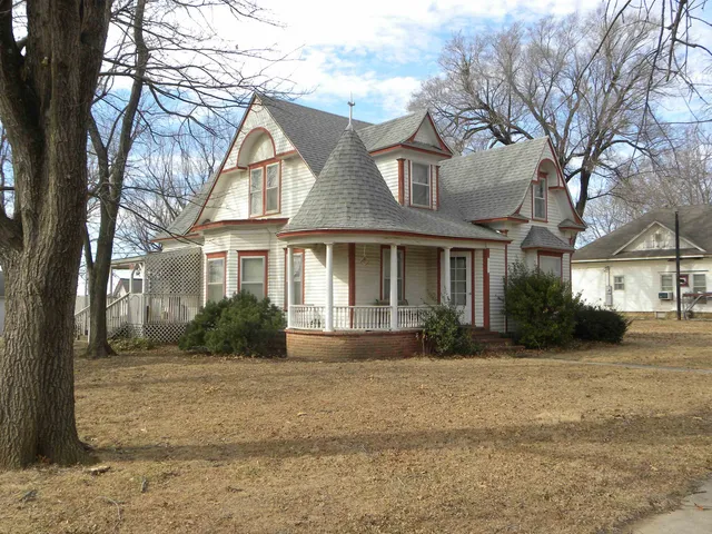 $112,500 | 303 North Hobart Avenue, Severy, KS 67137