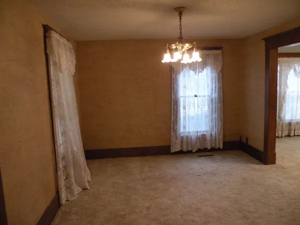 $112,500 | 303 North Hobart Avenue, Severy, KS 67137