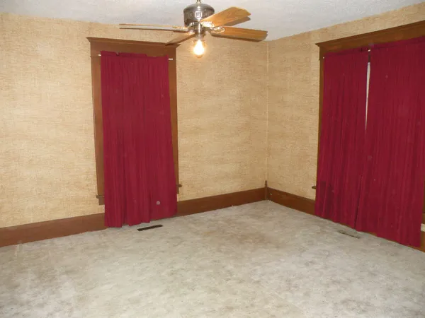 $112,500 | 303 North Hobart Avenue, Severy, KS 67137