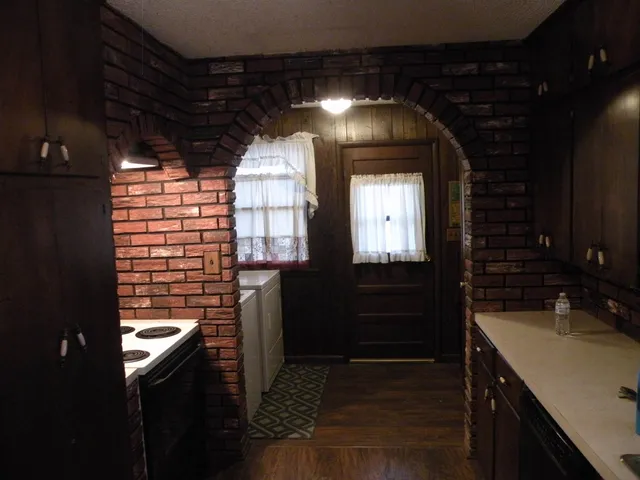 $112,500 | 303 North Hobart Avenue, Severy, KS 67137