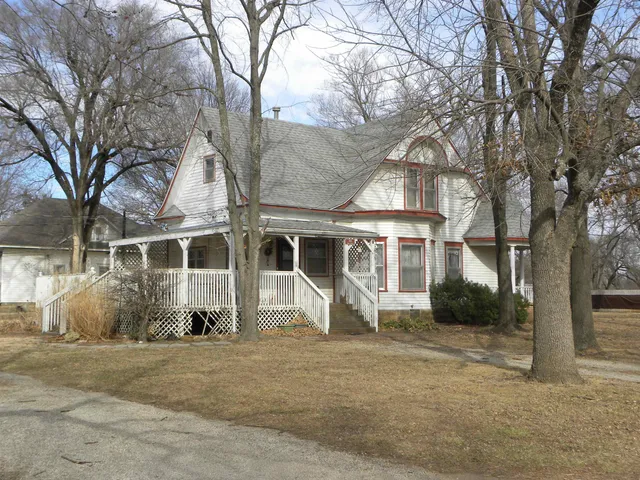 $112,500 | 303 North Hobart Avenue, Severy, KS 67137