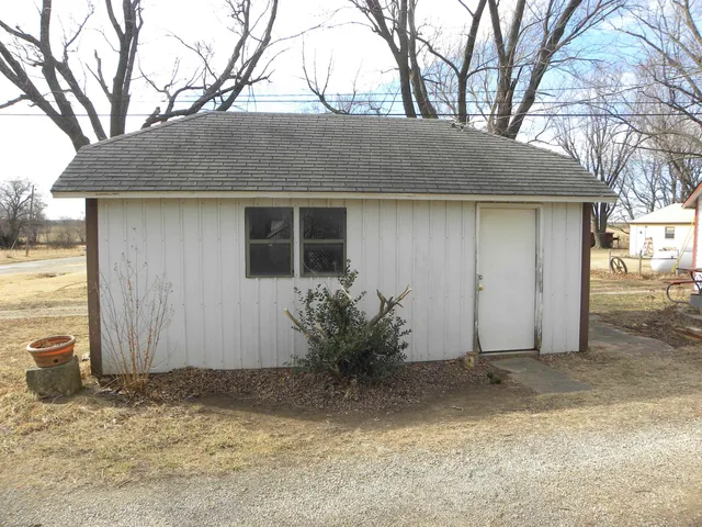 $112,500 | 303 North Hobart Avenue, Severy, KS 67137