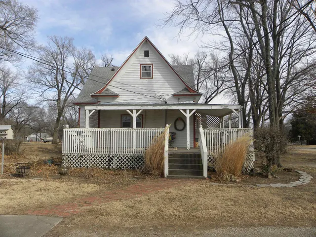 $112,500 | 303 North Hobart Avenue, Severy, KS 67137