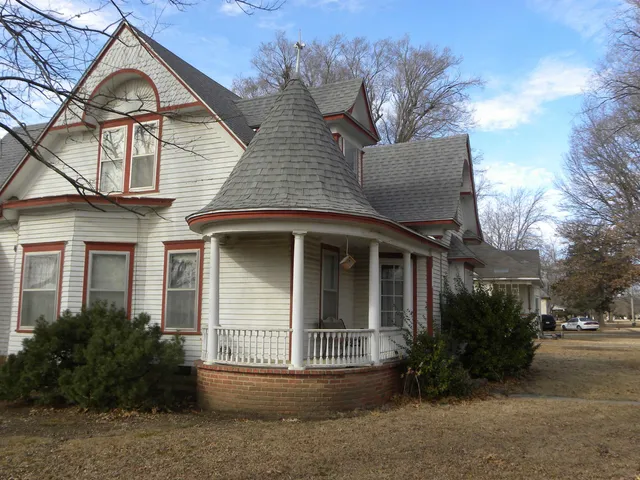 $112,500 | 303 North Hobart Avenue, Severy, KS 67137