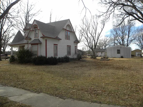$112,500 | 303 North Hobart Avenue, Severy, KS 67137