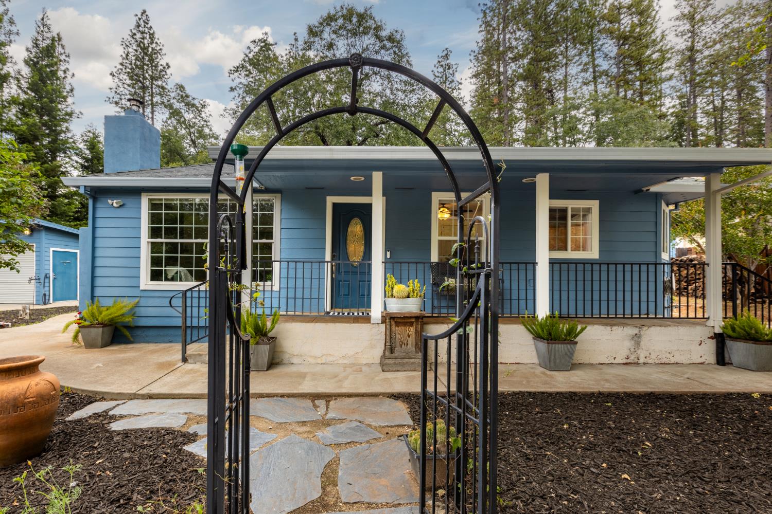 12160 McCourtney Road Grass Valley, CA 95949 - Photo 8 of 29