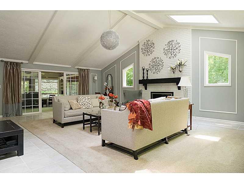 6247 Johnson Road Indianapolis, IN 46220 - Photo 3 of 18 Gallery Image 3