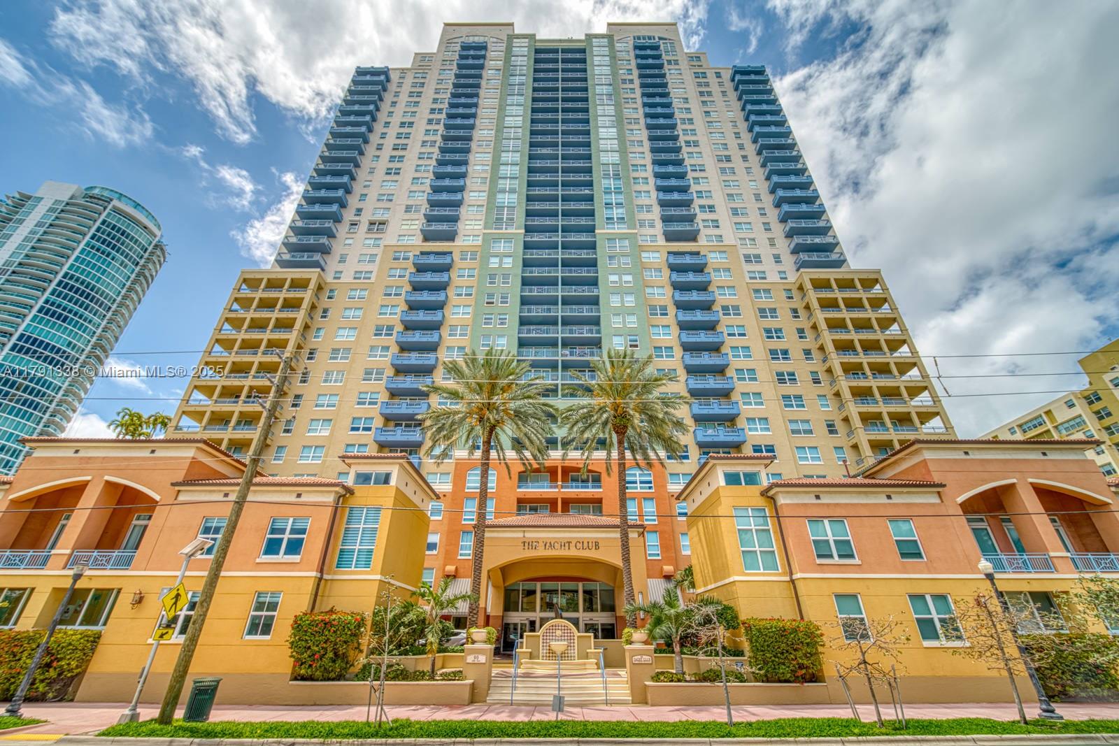 90 Alton Road, Unit TH2 Miami Beach, FL 33139 - Photo 32 of 32 a front view of a building