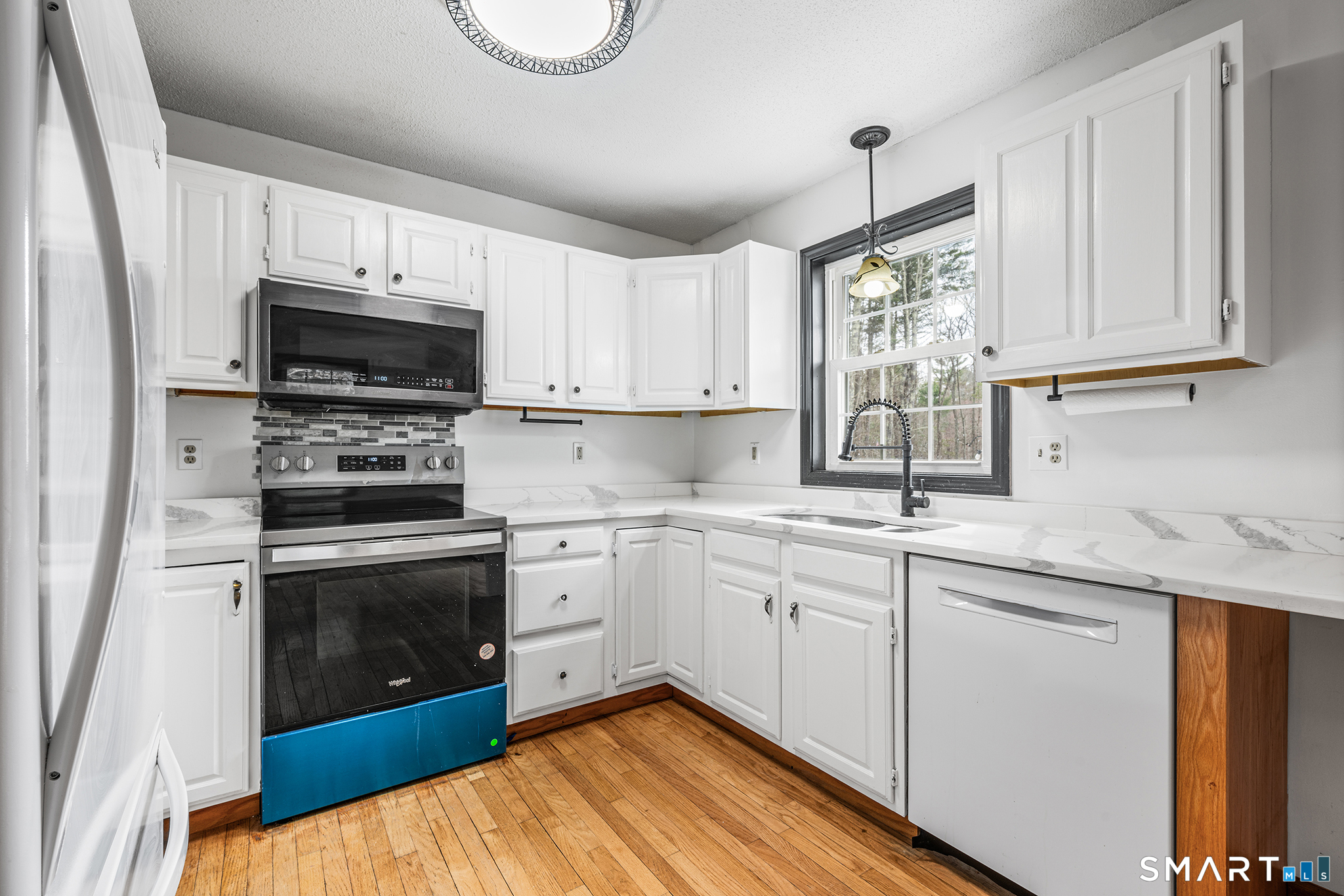 75 Elmwood Hill Road Thompson, CT 06277 - Photo 9 of 27