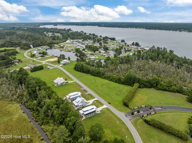 $524,700 | 3230 Whichards Beach Road, Chocowinity, NC 27817