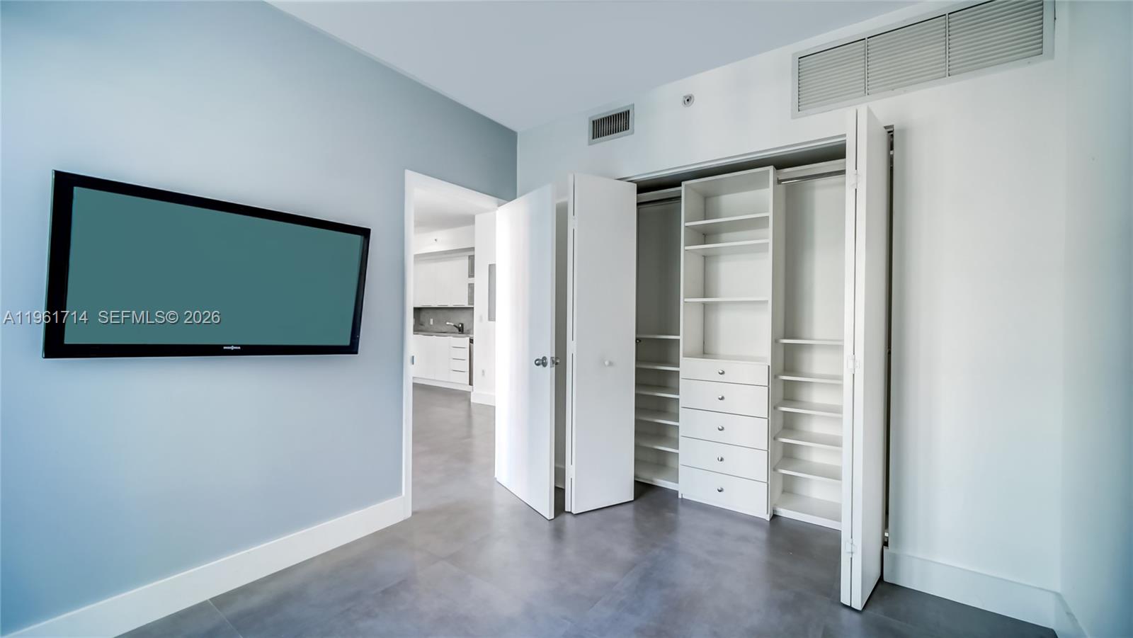 90 Southwest 3rd Street, Unit TH706 Miami, FL 33130 - Photo 7 of 37 Gallery Image 7