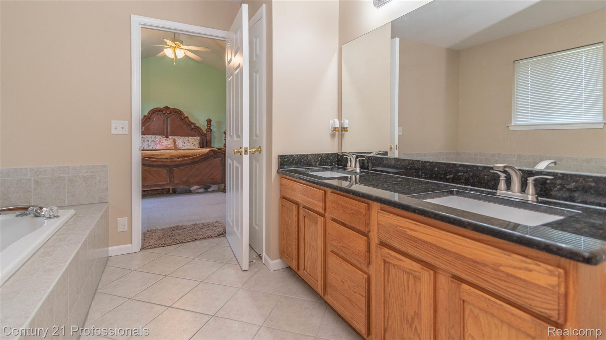2974 Walbridge Drive Rochester, MI 48307 - Photo 42 of 82 0412200093795_29.jpg