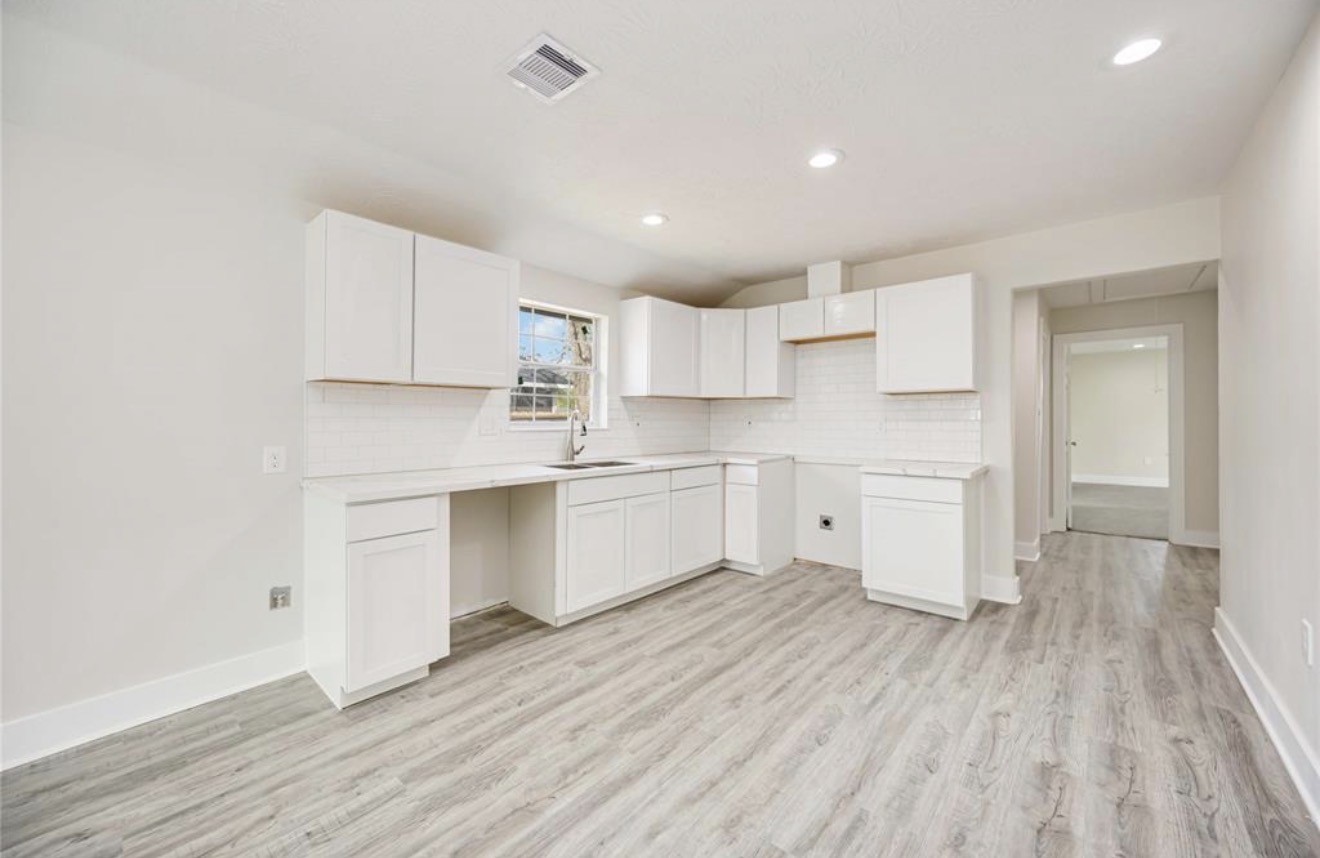 7921 Little Street Houston, TX 77028 - Photo 7 of 20
