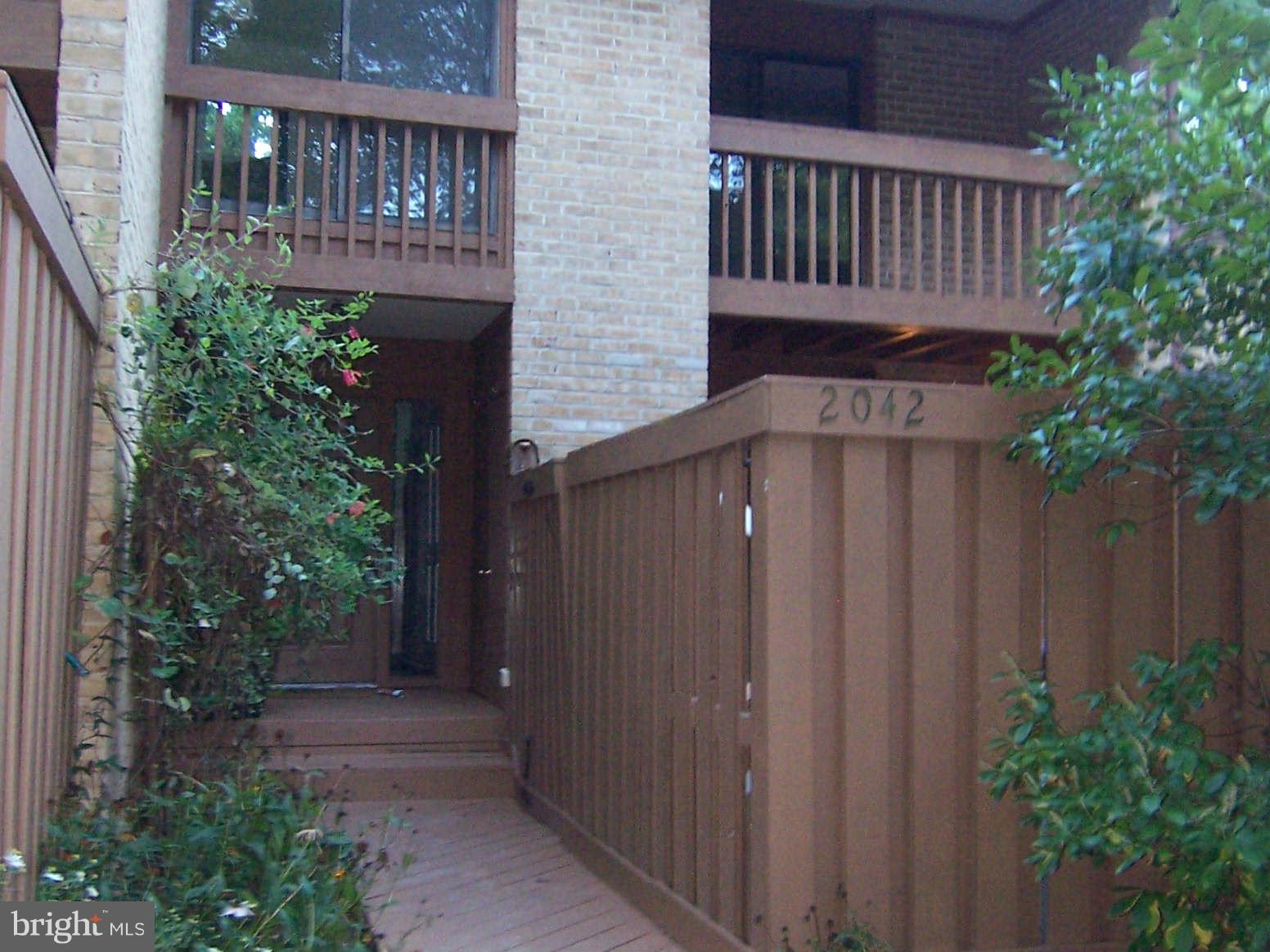 2042 Lakewinds Drive Reston, VA 20191 - Photo 2 of 21 Exterior (Front)
