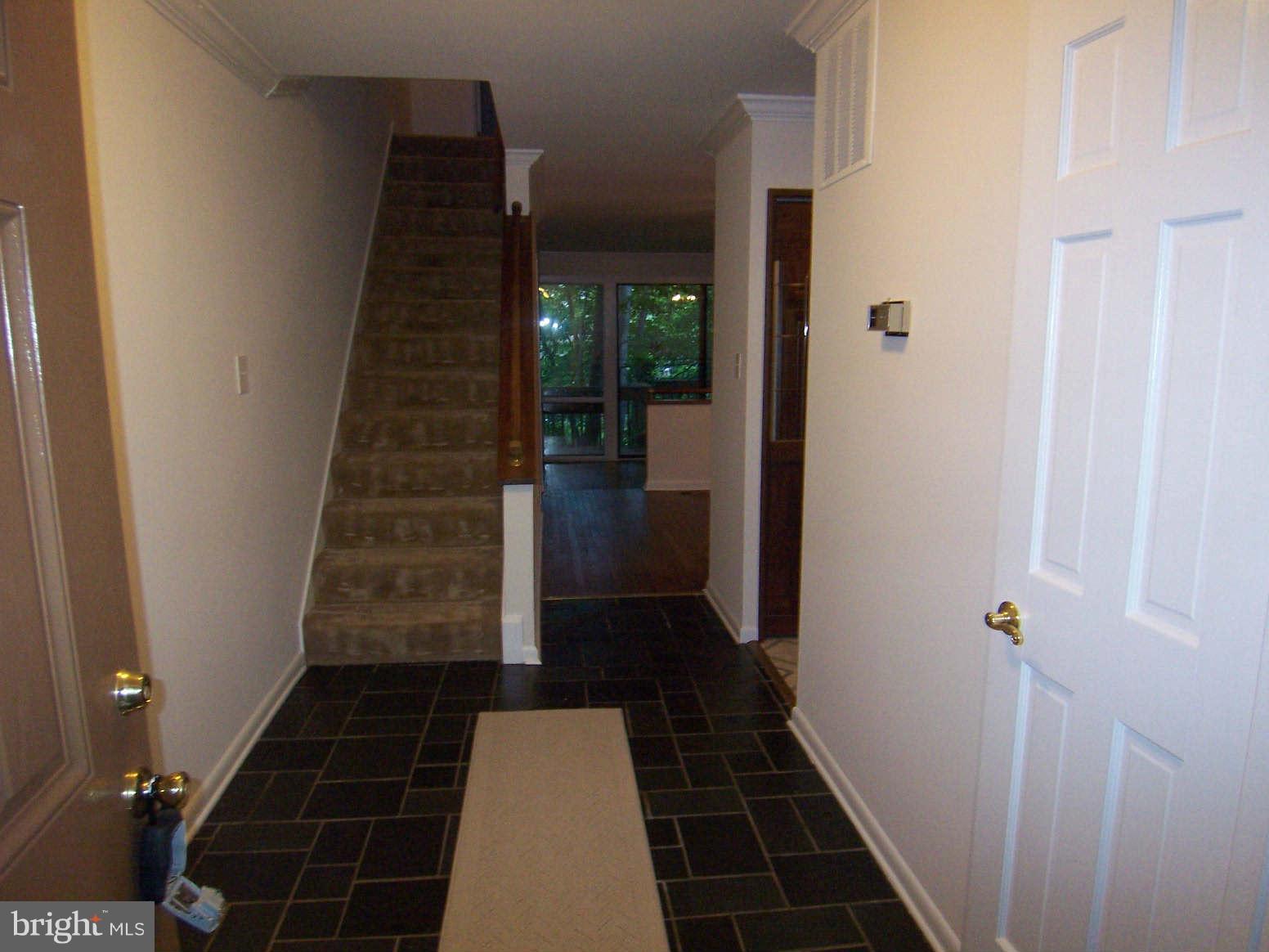2042 Lakewinds Drive Reston, VA 20191 - Photo 6 of 21 Interior (General)