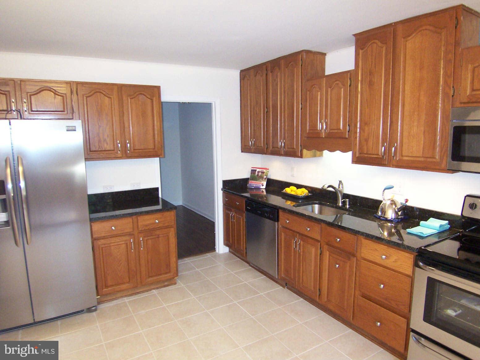 2042 Lakewinds Drive Reston, VA 20191 - Photo 8 of 21 Kitchen