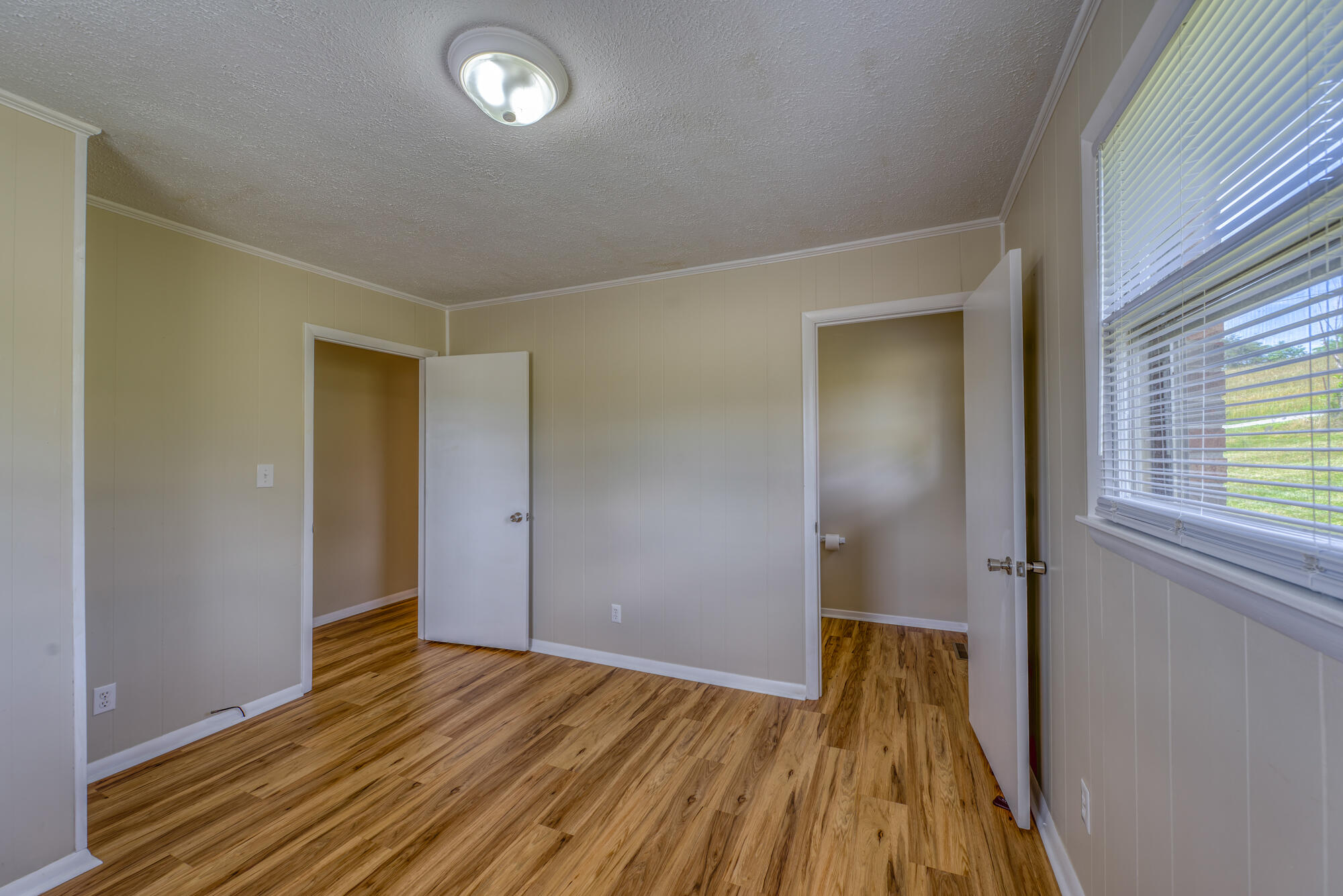 1599 Hickory Tree Road Bristol, TN 37620 - Photo 12 of 28 DSC_8691-NEF_DxO_DeepPRIME_25 copy