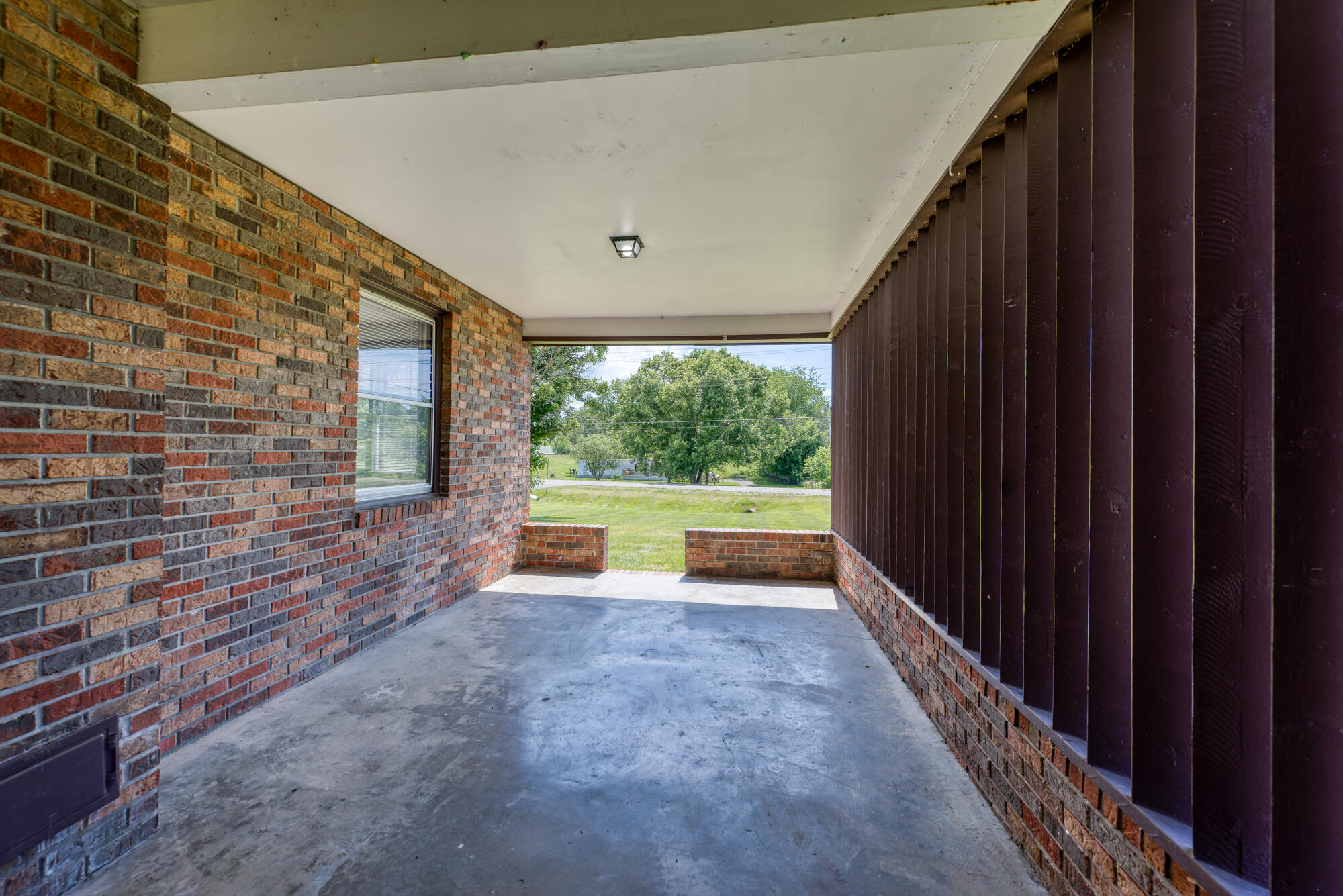 1599 Hickory Tree Road Bristol, TN 37620 - Photo 17 of 28 DSC_8637-NEF_DxO_DeepPRIME_14