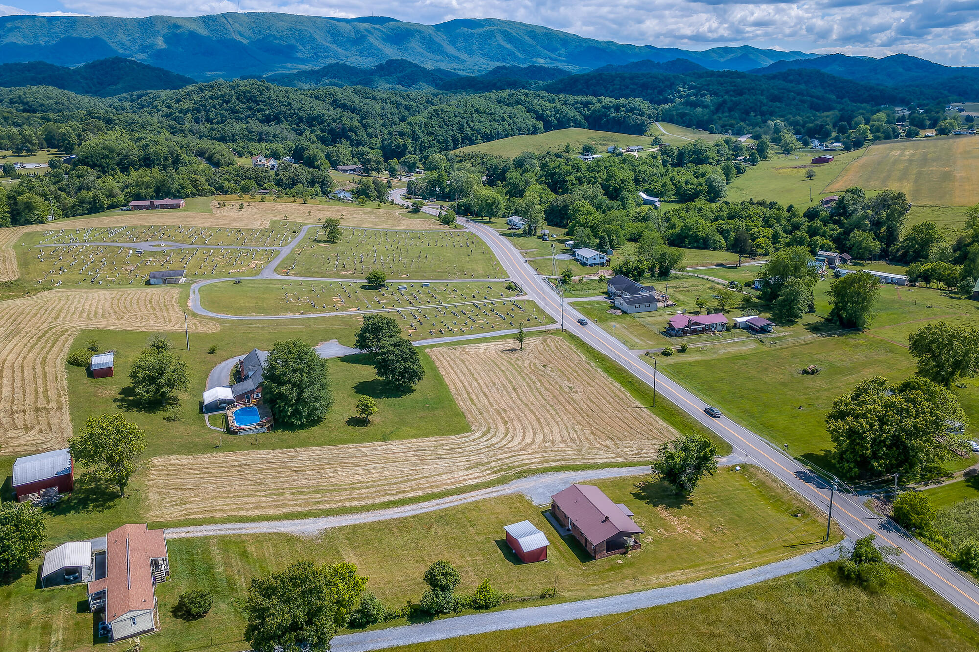 1599 Hickory Tree Road Bristol, TN 37620 - Photo 23 of 28 DJI_0644-DNG_DxO_DeepPRIME copy