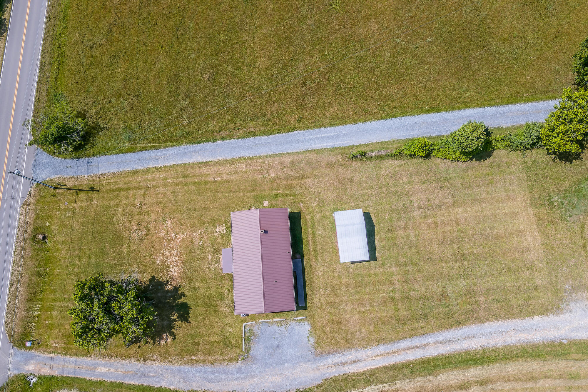 1599 Hickory Tree Road Bristol, TN 37620 - Photo 24 of 28 DJI_0643-DNG_DxO_DeepPRIME copy