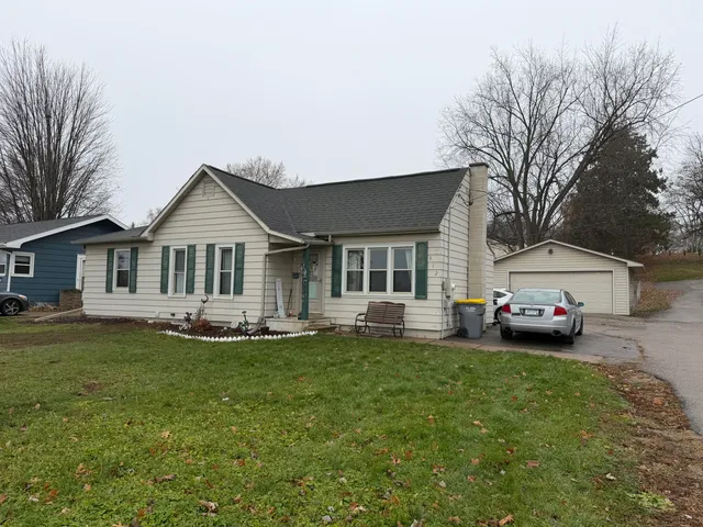 $249,900 | 912 South Oak Street, La Crescent, MN 55947