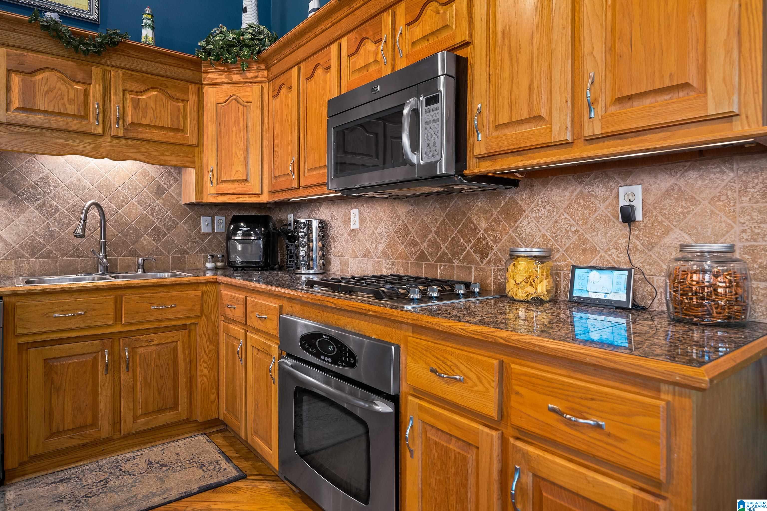 622 Henderson Road Odenville, AL 35120 - Photo 13 of 46