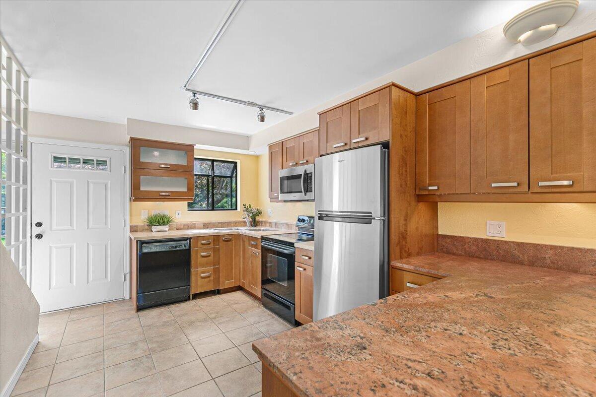 495 Chestnut Street, Unit 16 Ashland, OR 97520 - Photo 11 of 28 13-13