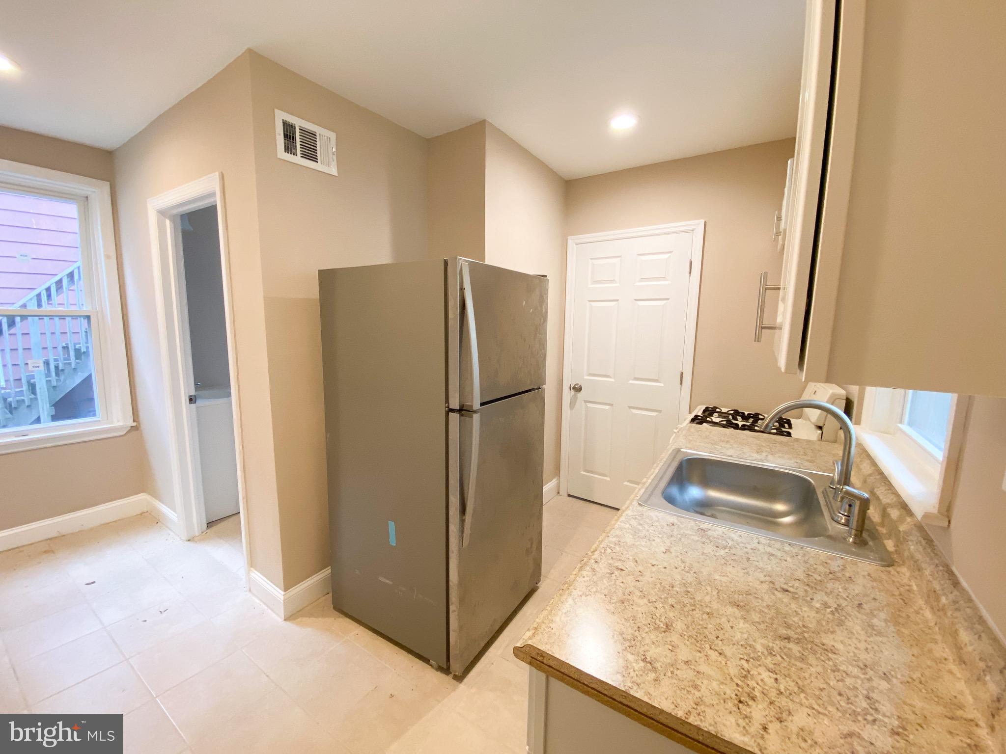 40 High Street Woodbury, NJ 08096 - Photo 3 of 13 Kitchen