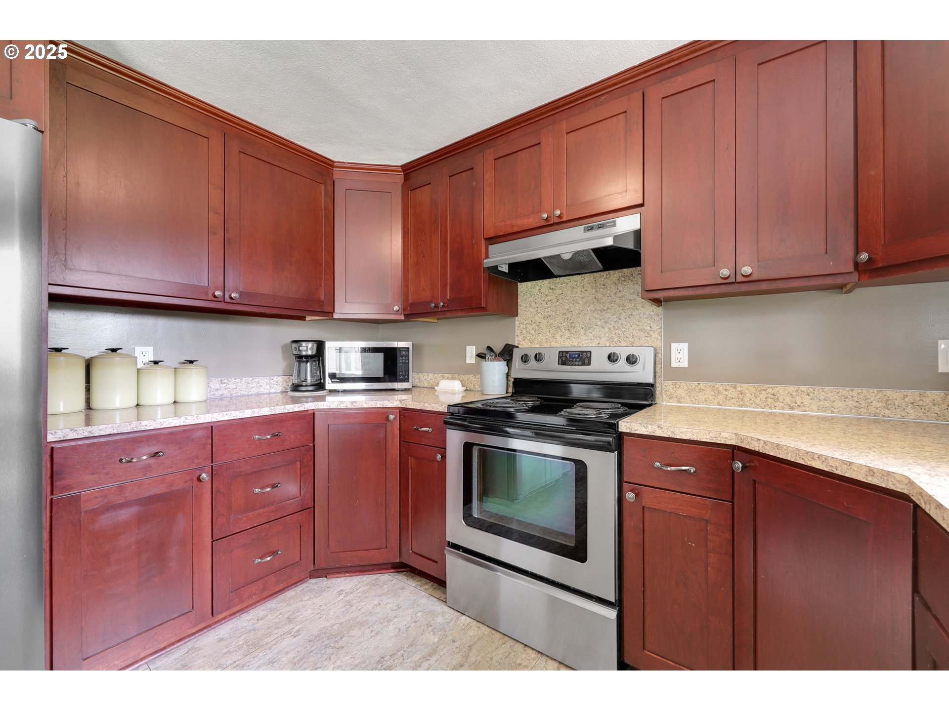 3672 Mahlon Avenue Eugene, OR 97401 - Photo 14 of 35