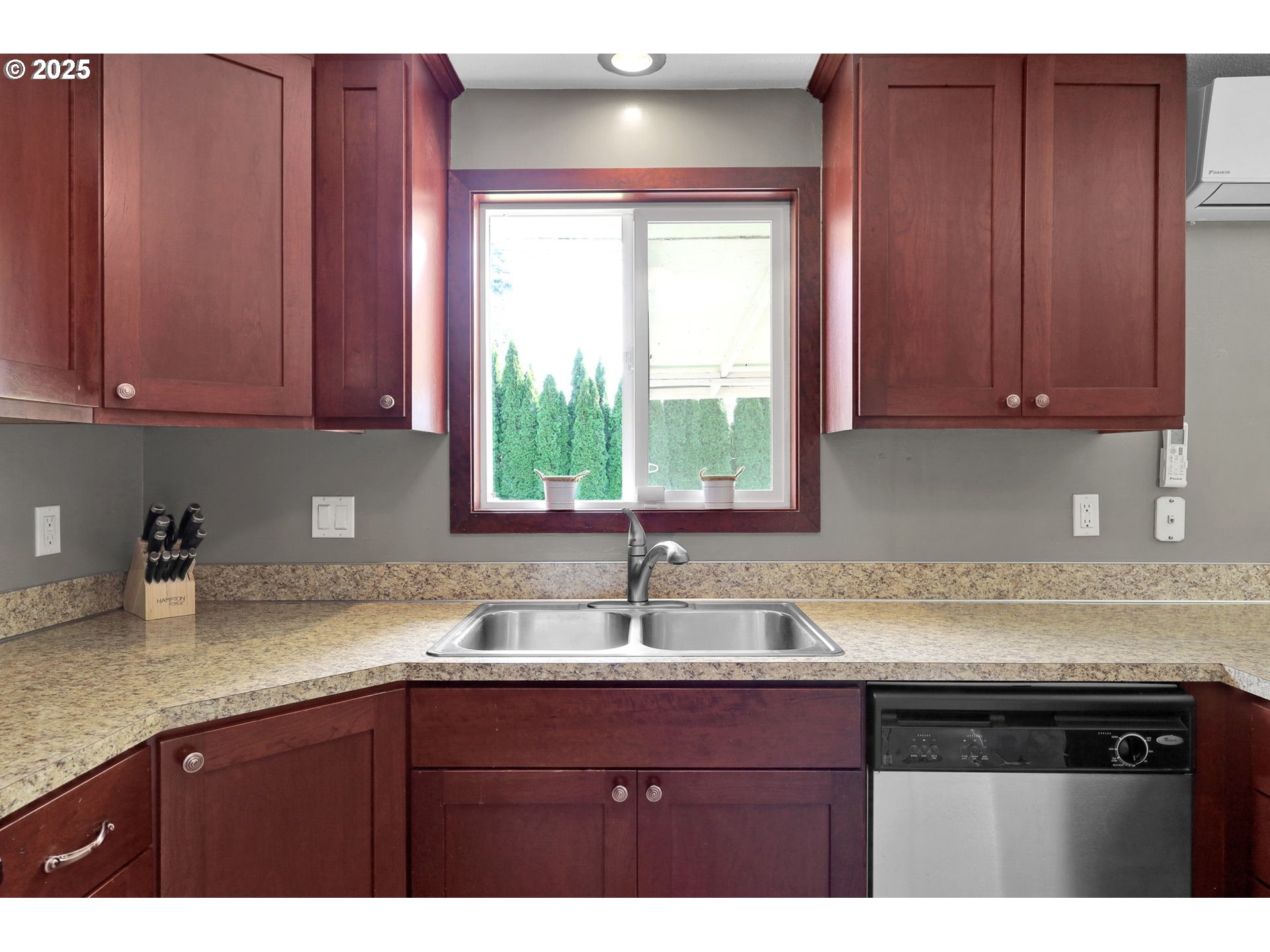 3672 Mahlon Avenue Eugene, OR 97401 - Photo 15 of 35