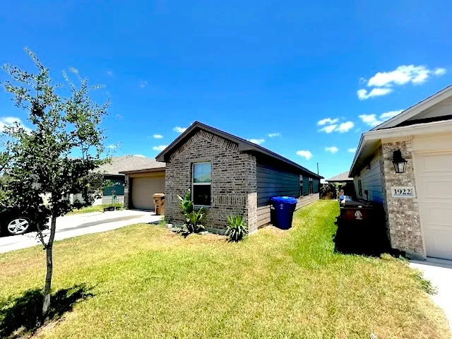 $1,950 | 1918 Kentucky Derby Drive, Corpus Christi, TX 78417