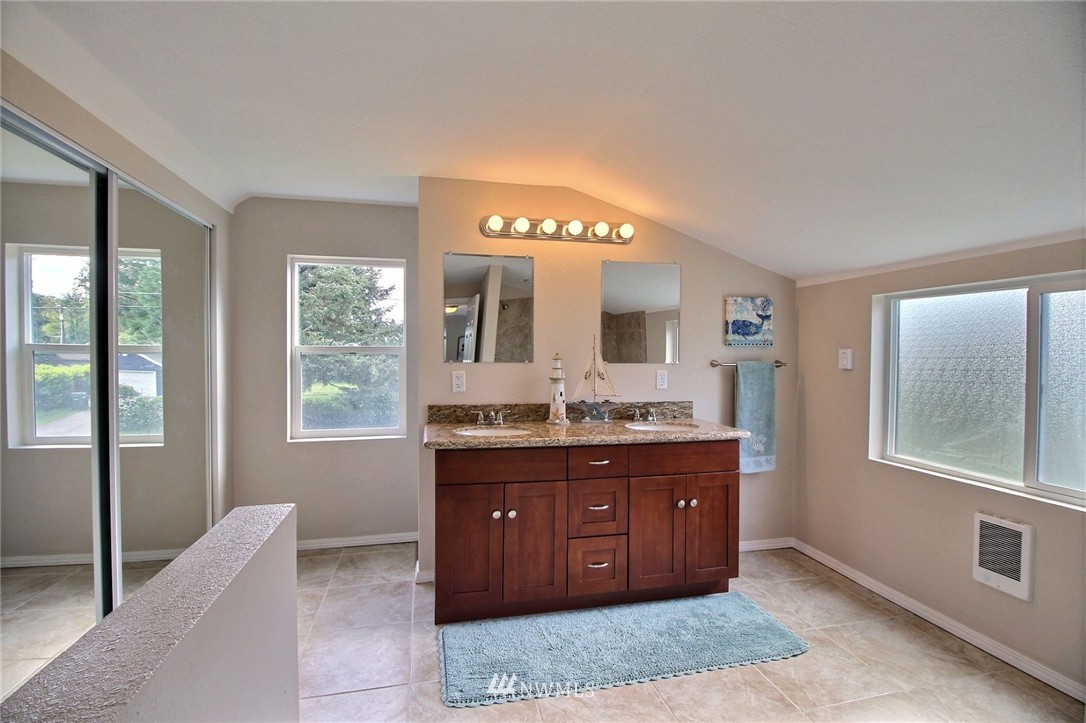 9642 Meadow Road Southwest Lakewood, WA 98499 - Photo 4 of 14 Gallery Image 4