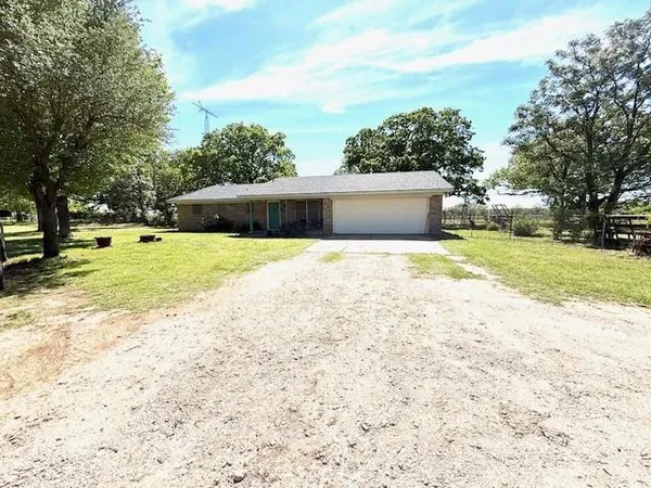 $2,500 | 3680 County Road 256, Stephenville, TX 76401
