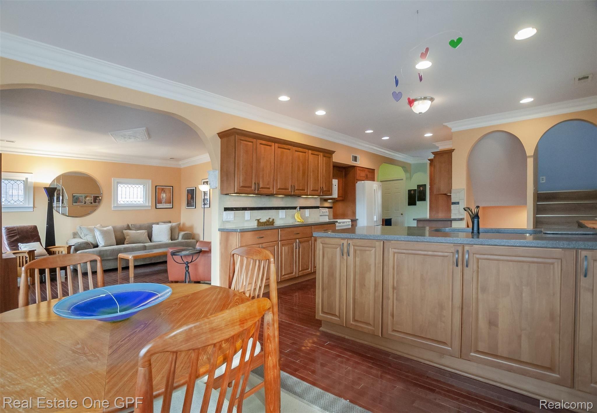 738 Neff Road Grosse Pointe, MI 48230 - Photo 5 of 25 8 738 Neff, GP City, Th 1-2-20, Oneill, Donna.JPG