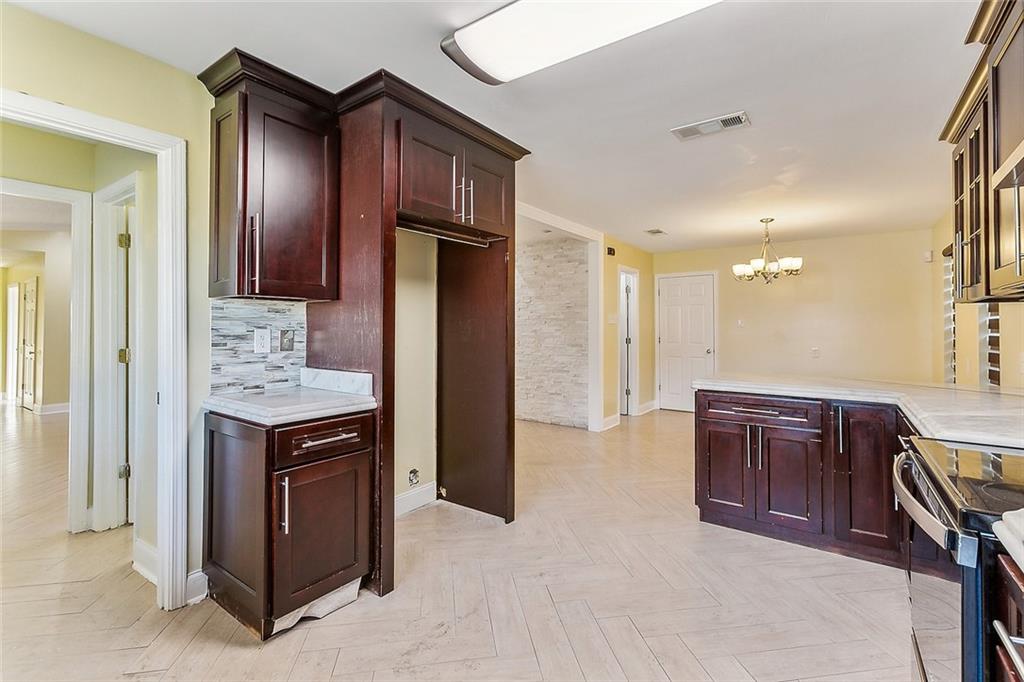 8000 Morrison Road New Orleans, LA 70126 - Photo 7 of 20
