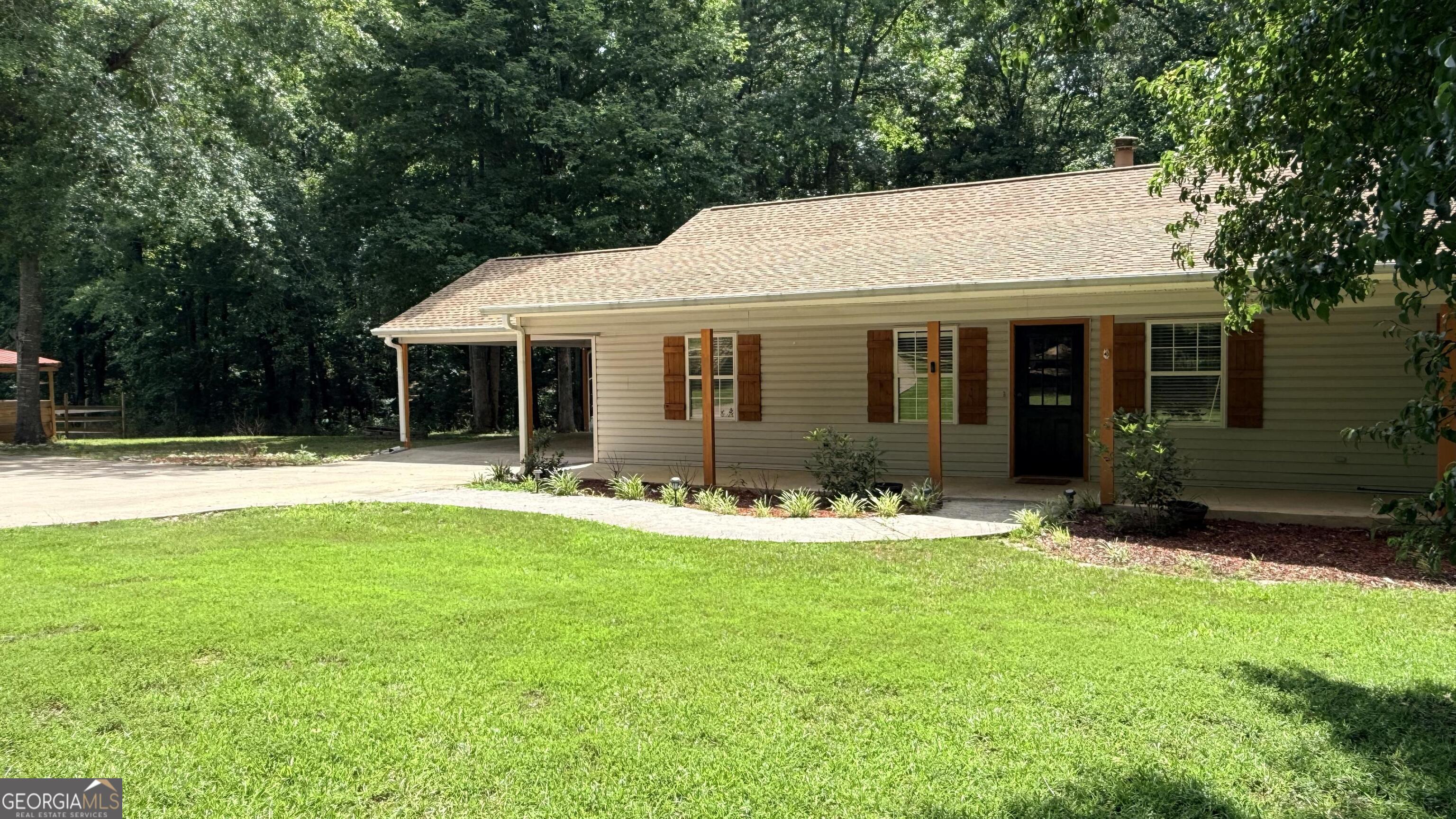 67 Fall Drive Zebulon, GA 30295 - Photo 3 of 35