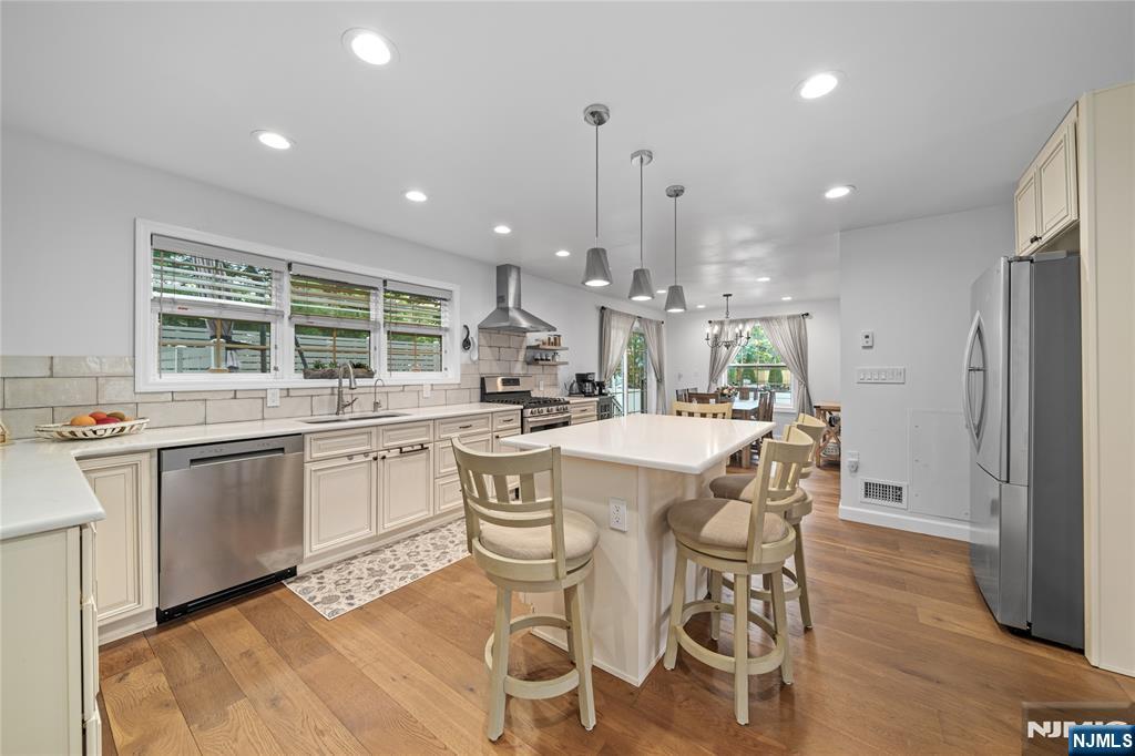 322 East Midland Avenue Paramus, NJ 07652 - Photo 11 of 37